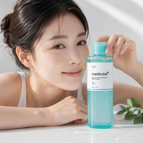 MEDICUBE - Azelaic Acid Niacinamide Clear Toner - Čisticí toner s kyselinou azelaovou a niacinamidem - 250 ml