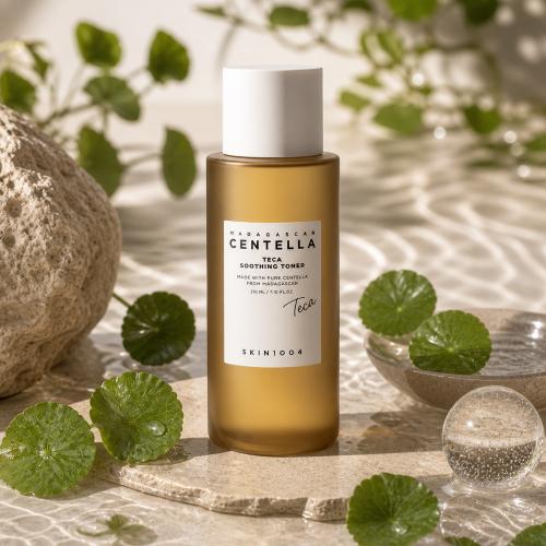 SKIN1004 - Madagascar Centella Teca Toner - Zklidňující toner pro sjednocení pleti a jemné čištění - 210 ml
