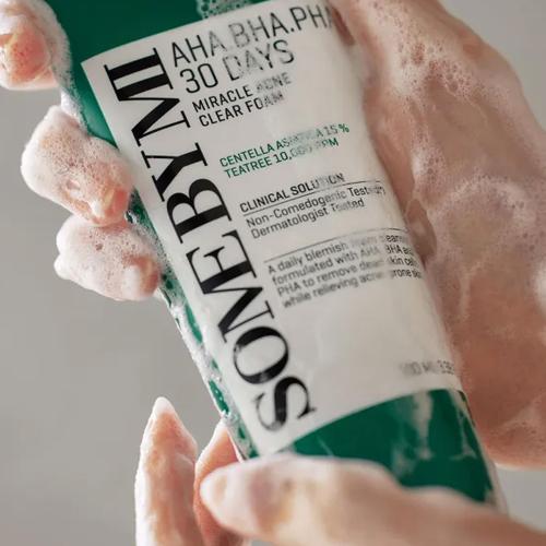 SOME BY MI – AHA·BHA·PHA 30 Days Miracle Acne Foam – Čisticí pěna s tea tree a centellou - 100 ml