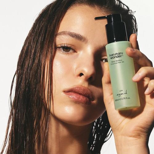 HARUHARU WONDER - Black Bamboo Frizz-Free Hair Oil - Vyhlazující olej na vlasy proti krepatění