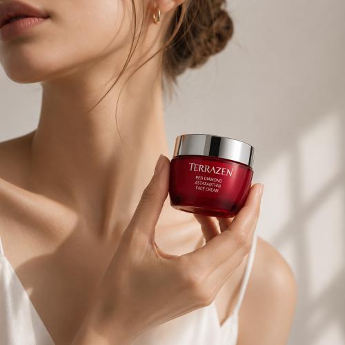 TERRAZEN - Red Diamond Astaxanthin Face Cream - Antioxidační pleťový krém pro rozjasnění a pružnější pleť - 50 ml