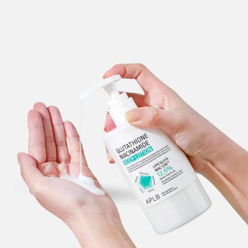 APLB - Glutathione Niacinamide Body Lotion - Rozjasňující tělové mléko s niacinamidem - 300 ml