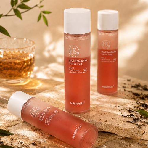 MEDIPEEL - Hyal Kombucha Tea-Tox Toner - Dvoufázový toner s kombuchou a ceramidy - 150 ml