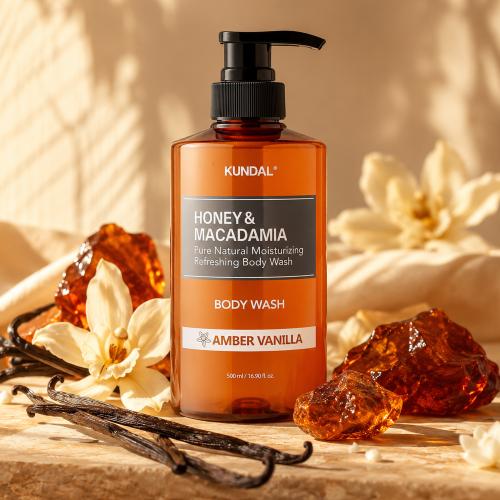 KUNDAL - Honey & Macadamia Pure Body Wash Amber Vanilla - Pečující sprchový gel - 500 ml