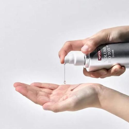MEDI-PEEL - Peptide 9 Volume Bio Tox Toner Pro - Liftingový toner s peptidy pro pevnější a hladší pleť - 250 ml