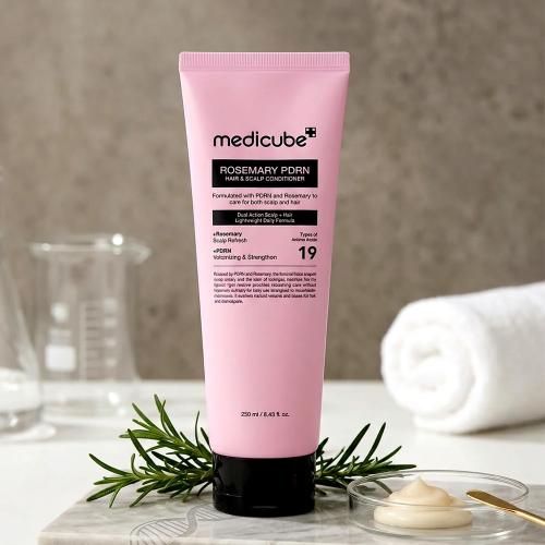 MEDICUBE - Rosemary PDRN Hair & Scalp Conditioner - Posilující kondicionér na vlasy a pokožku hlavy - 250 ml