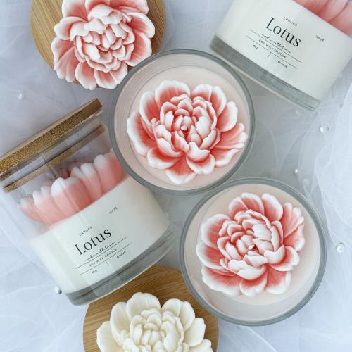 Lotus – designová sójová svíčka