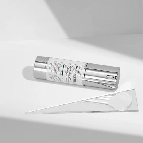 VT COSMETICS – Reedle Shot 700 - Mikrojehličkové sérum se spikulami - 30 ml