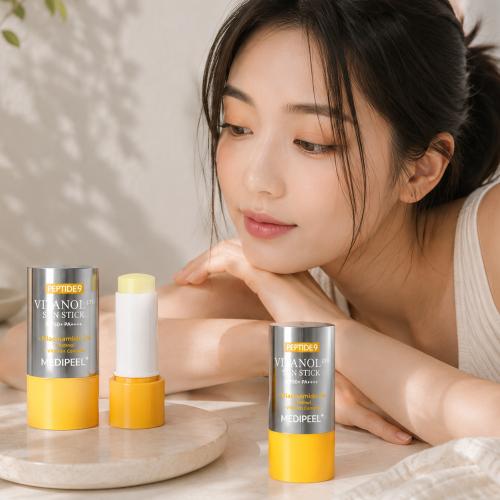 MEDIPEEL - Peptide 9 Vitanol Sun Stick Pro SPF50+ PA++++ - Ochranná sluneční tyčinka s peptidy a retinalem - 23 g