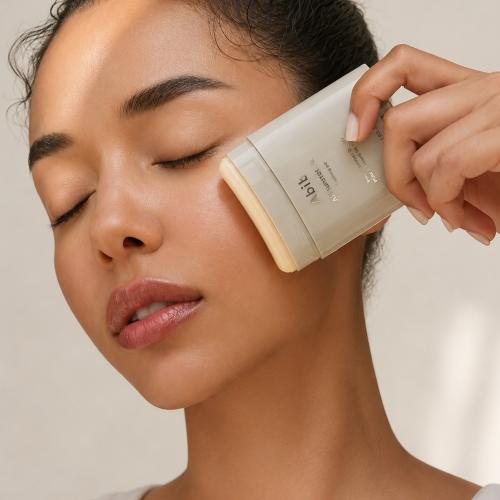 ABIB - Airy Sunstick Smoothing Bar SPF50+ PA++++ - Lehká ochranná SPF tyčinka - 23 g