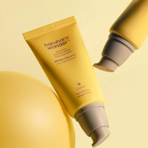 HARUHARU WONDER - Black Rice Moisture Airyfit Daily Sunscreen SPF50+ PA++++ (Unscented) - Lehký hydratační SPF krém - 50 ml