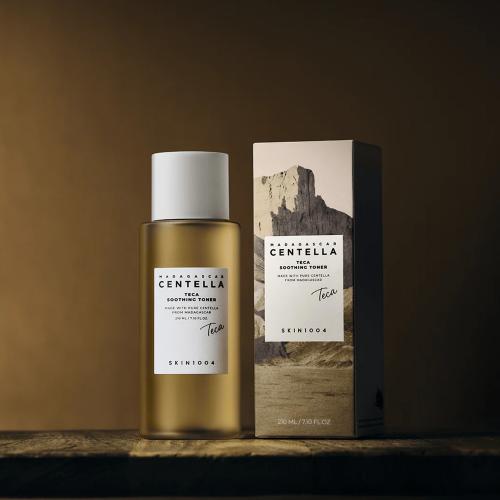 SKIN1004 - Madagascar Centella Teca Toner - Zklidňující toner pro sjednocení pleti a jemné čištění - 210 ml