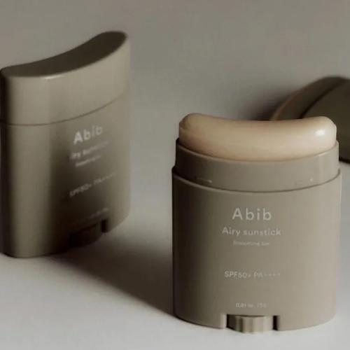 ABIB - Airy Sunstick Smoothing Bar SPF50+ PA++++ - Lehká ochranná SPF tyčinka - 23 g