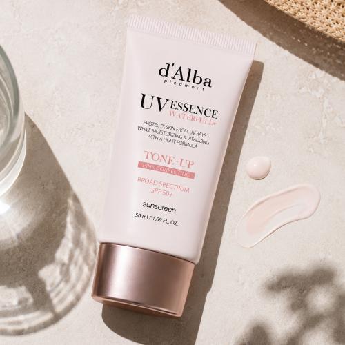 d'Alba - Waterfull Tone-Up Pink Correcting Sun Cream SPF50+ PA++++ - Rozjasňující tónovací krém s vysokou UV ochranou - 50 ml