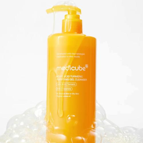 MEDICUBE - Kojic Acid Turmeric Purifying Gel Cleanser - Rozjasňující čisticí gel na obličej i tělo - 500 ml