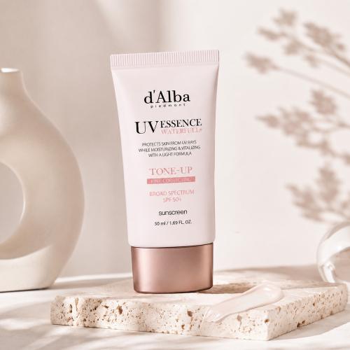 d'Alba - Waterfull Tone-Up Pink Correcting Sun Cream SPF50+ PA++++ - Rozjasňující tónovací krém s vysokou UV ochranou - 50 ml