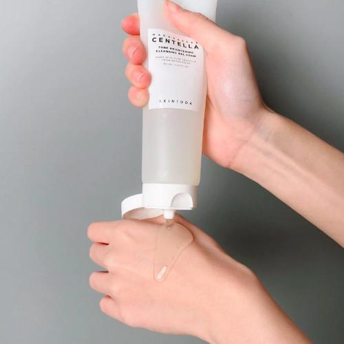 SKIN1004 - Madagascar Centella Tone Brightening Cleansing Gel Foam - Rozjasňující čisticí gelová pěna - 125 ml