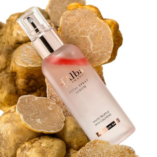 d'Alba - Vital Spray Serum - Rozjasňující pleťová mlha se sérovou péčí - 100 ml