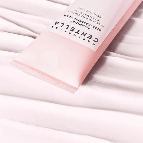 SKIN1004 – Madagascar Centella Poremizing Deep Cleansing Foam – Hloubkově čisticí pěna na minimalizaci pórů - 125 ml