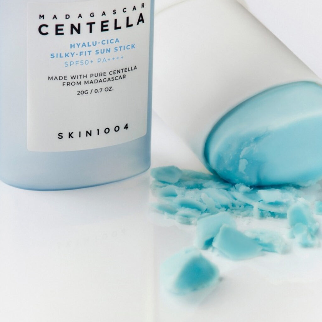 SKIN1004 - Madagascar Centella Hyalu-Cica Silky Fit Sun Stick SPF50+ PA++++ – Hydratační SPF tyčinka - 20 g - Obrázek 2