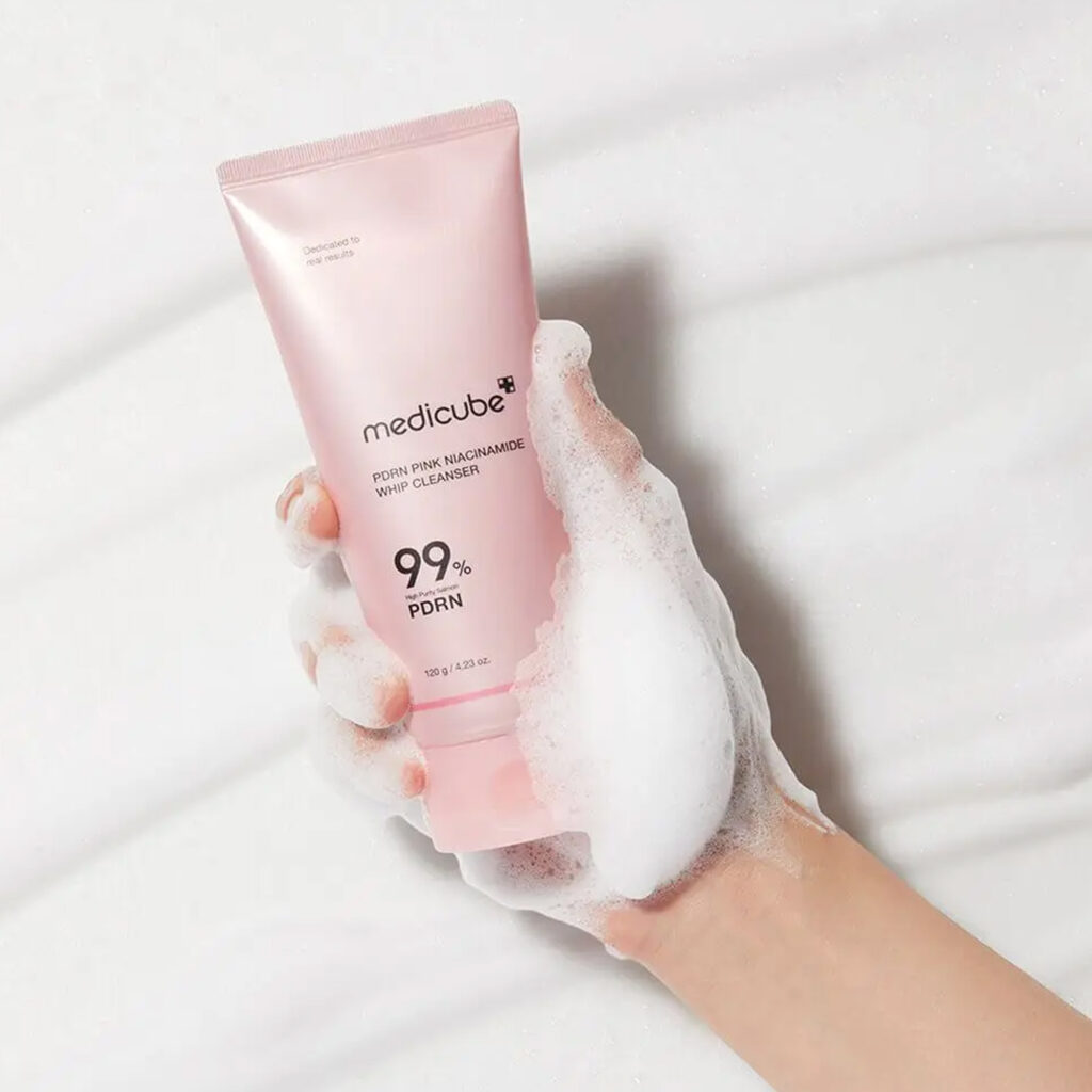 MEDICUBE - PDRN Pink Niacinamide Whip Cleanser – Čisticí pěna s PDRN - 120 g - Obrázek 2
