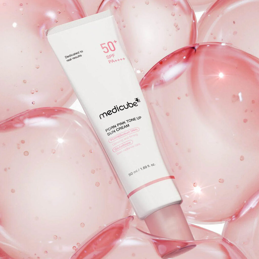 MEDICUBE – PDRN Pink Tone Up Sun Cream SPF 50+ PA++++ – Ochranný rozjasňující krém - 50 ml - Obrázek 2